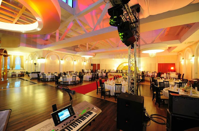 Comentarii opinii despre Classic Ballroom