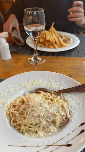 Opinii despre Capra Neagră Rustic - Poiana Brașov în Brașov - Gastronomie și ospitalitate