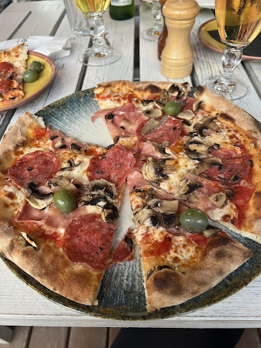 IpaNera Restaurant, Cocktail bar & Beach - Constanța