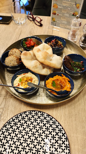 Comentarii opinii despre Graf Lebanese & International Cuisine