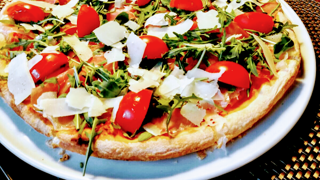 Opinii despre Go In Coffee&Restaurant în Alba Iulia - Gastronomie și ospitalitate