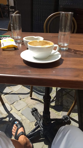 Viva la Vida Bistro-Hostel - Brașov