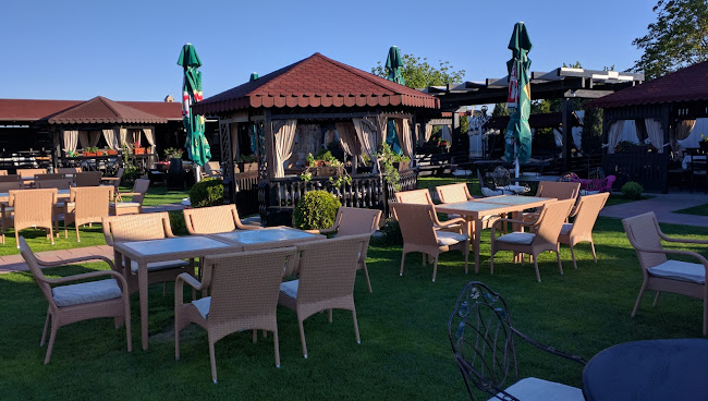 Restaurant Hanul lui Ureche - Gastronomie și ospitalitate