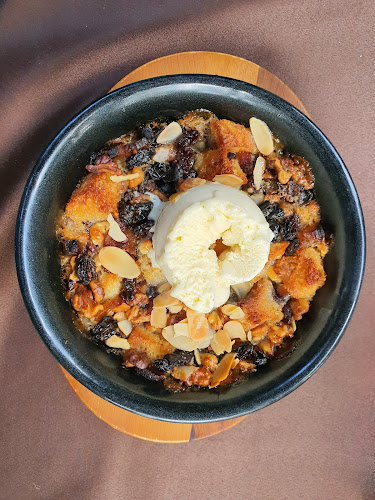 Comentarii opinii despre Sub Tâmpa