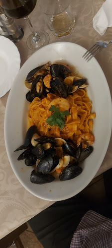 Strada Căii Ferate 9, Oradea 410561