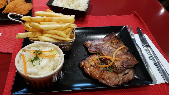 4 Leaf Irish Pub - Gastronomie și ospitalitate