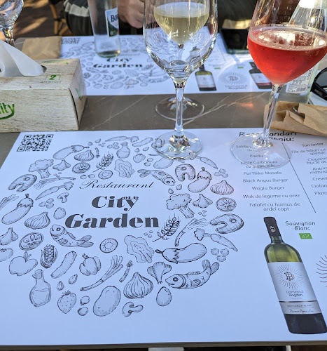 Old City Garden - Gastronomie și ospitalitate