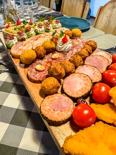 Comentarii opinii despre Restaurant Pensiune Lyra | mâncare tradițională, preparate bbq, livrare mures, restaurant mures