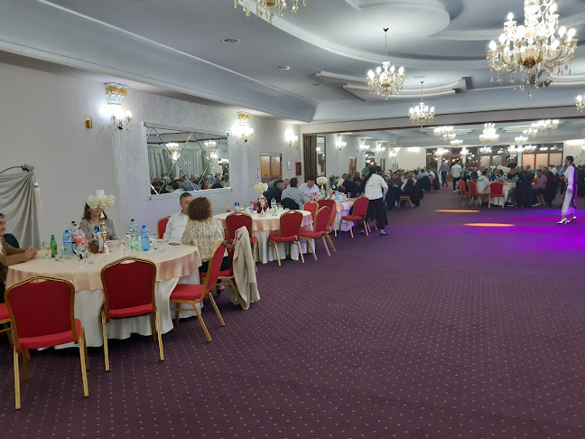 Vatra Romană - Gastronomie și ospitalitate