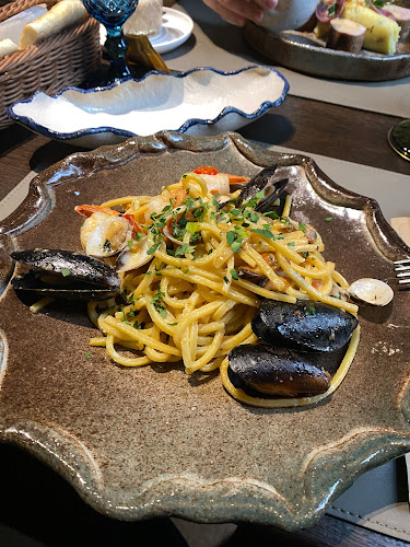 The Manor Restaurant & Lounge - Gastronomie și ospitalitate