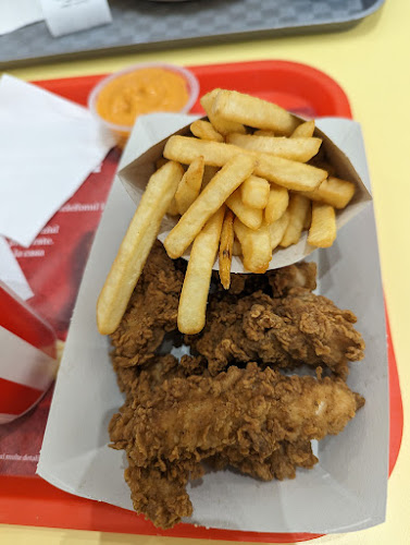 Opinii despre KFC Sibiu Shopping City în Sibiu - Gastronomie și ospitalitate