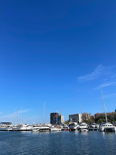 Aqua by the sea Port Tomis - Gastronomie și ospitalitate