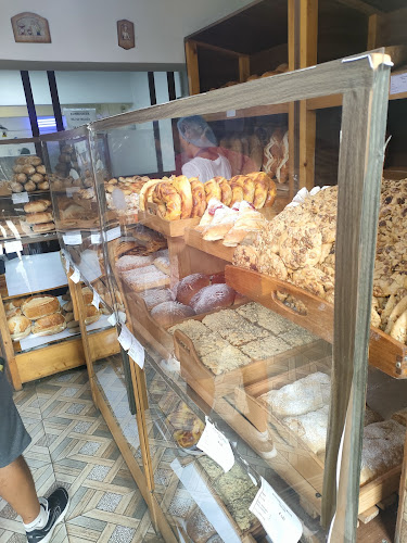 Opinii despre Pâine coaptă pe vatră în Târgu Jiu - Gastronomie și ospitalitate