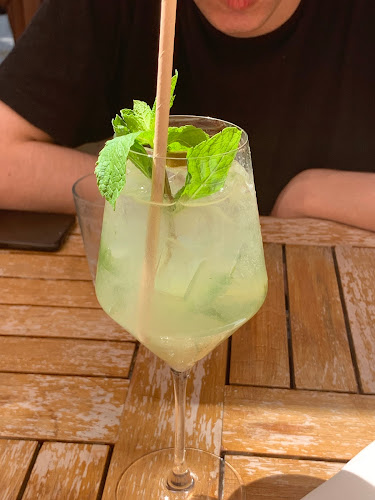 Bujole - Gastronomie și ospitalitate