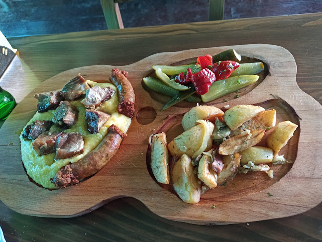 Strada 23 August 11, Slănic 106200