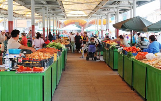 Opinii despre Piața Catedralei în Arad - Gastronomie și ospitalitate