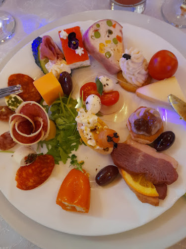 Majestic - Gastronomie și ospitalitate