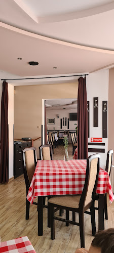 RESTAURANT--TULIT--VENDÉGLŐ