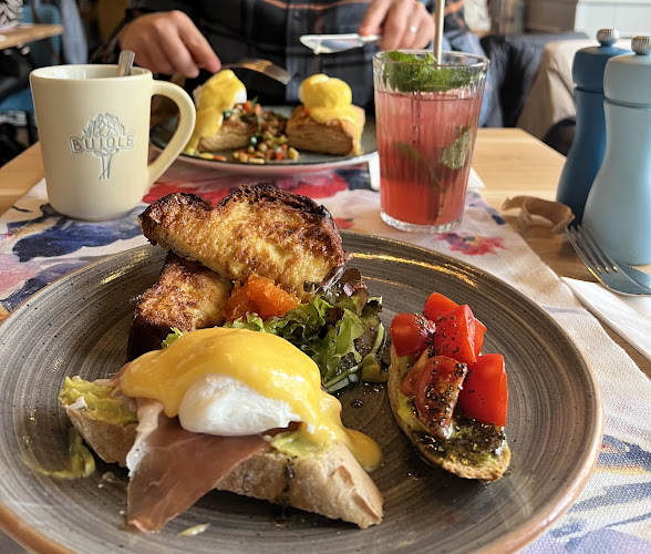 Bujole - Gastronomie și ospitalitate