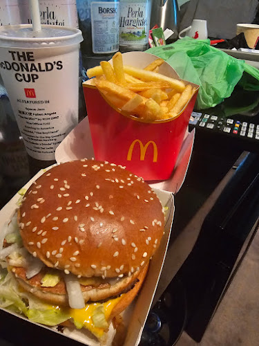 Opinii despre McDonald's în Târgu Mureș - Gastronomie și ospitalitate