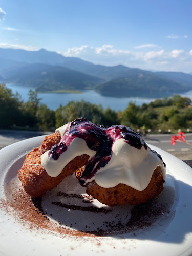 Opinii despre Pensiunea La bunica în Hangu - Gastronomie și ospitalitate