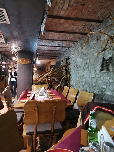 Opinii despre Curtea Veche Bacau în Bacău - Gastronomie și ospitalitate