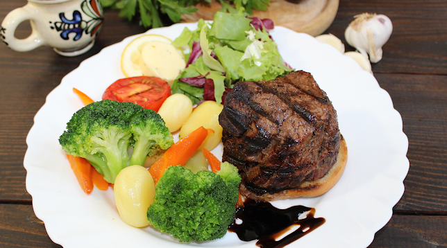 Opinii despre Restaurant Vatra în București - Gastronomie și ospitalitate