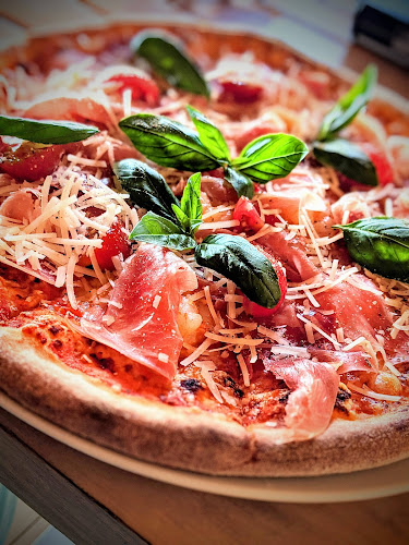 IpaNera Restaurant, Cocktail bar & Beach