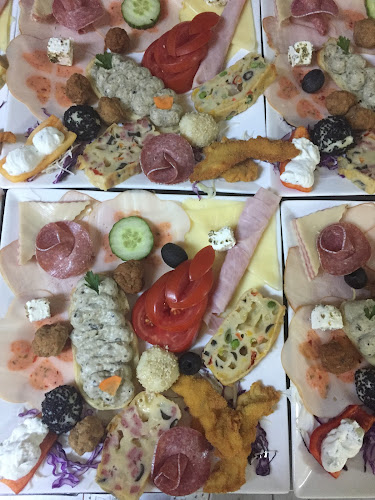 Opinii despre Versailles Events în Hunedoara - Gastronomie și ospitalitate